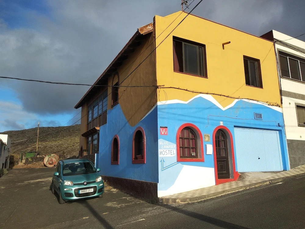 Blue Canary Hostel - Adults Only