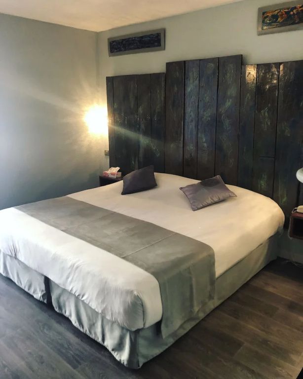 Standard Double room with balcony (full double bed)