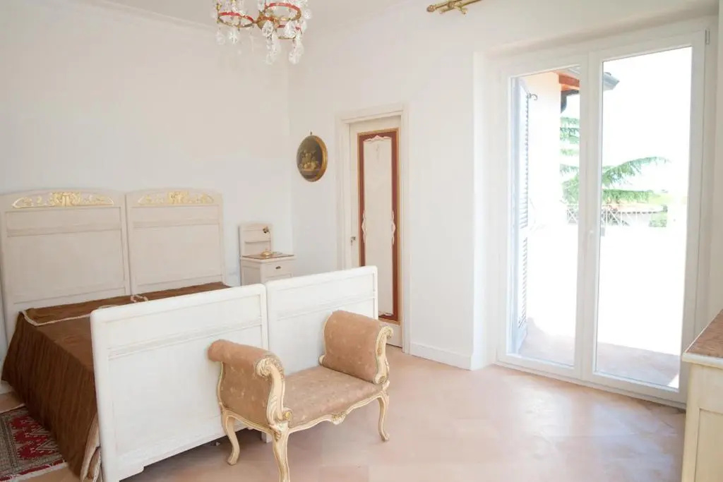 Standard Double room with balcony (full double bed)