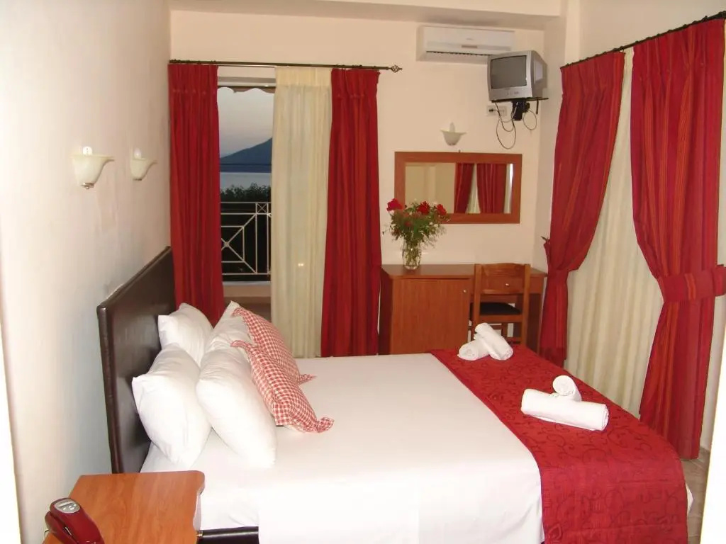 Standard Double room with sea view (full double bed)