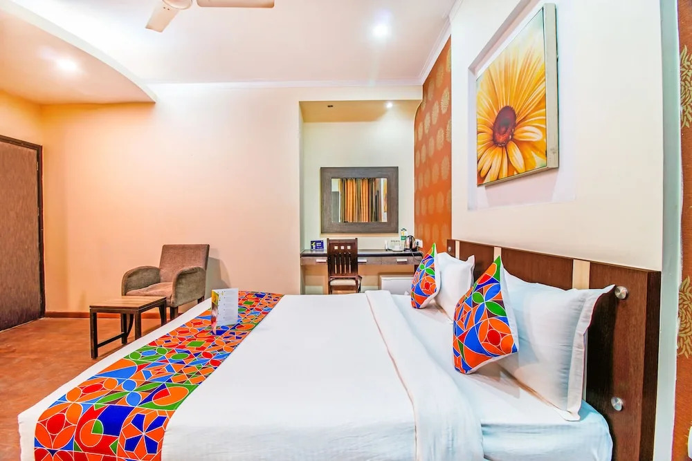 Fabhotel The Residency