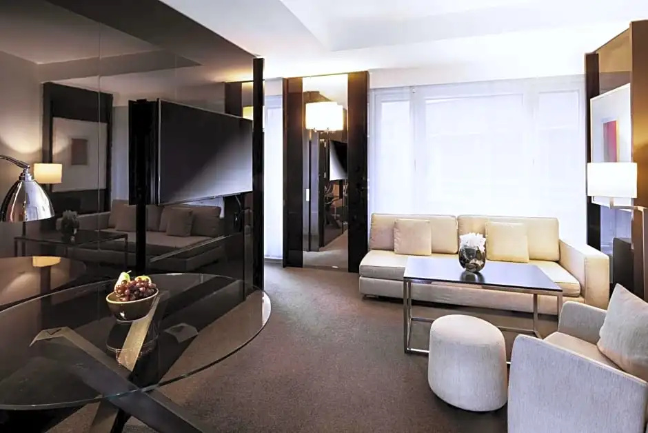 Grand Double Suite (full double bed)