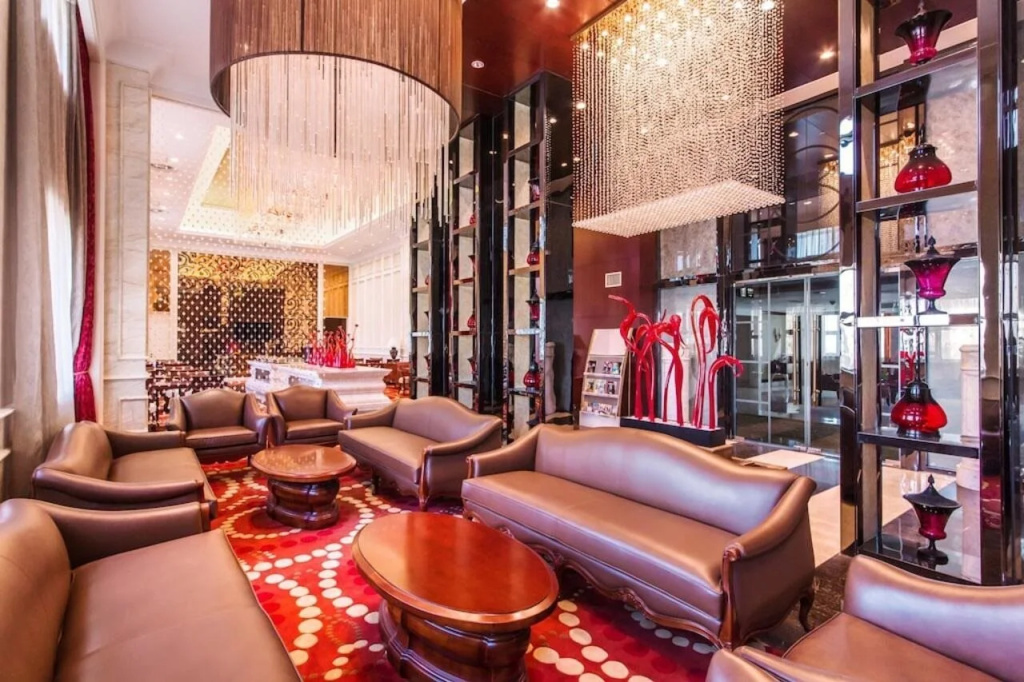 Lobby & Reception