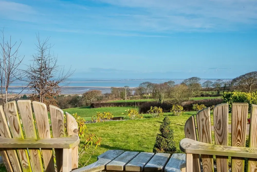 Cottage With Stunning sea Views, No Deposit