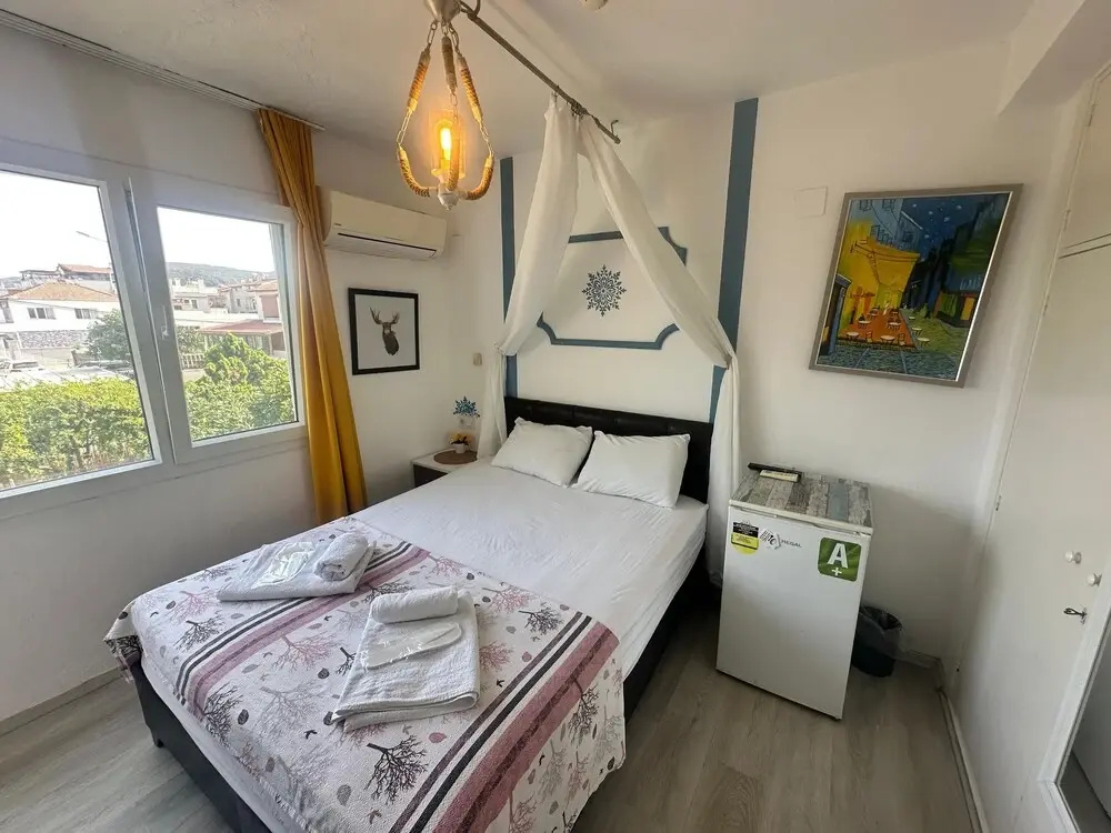 Deluxe Double room with garden view (full double bed)