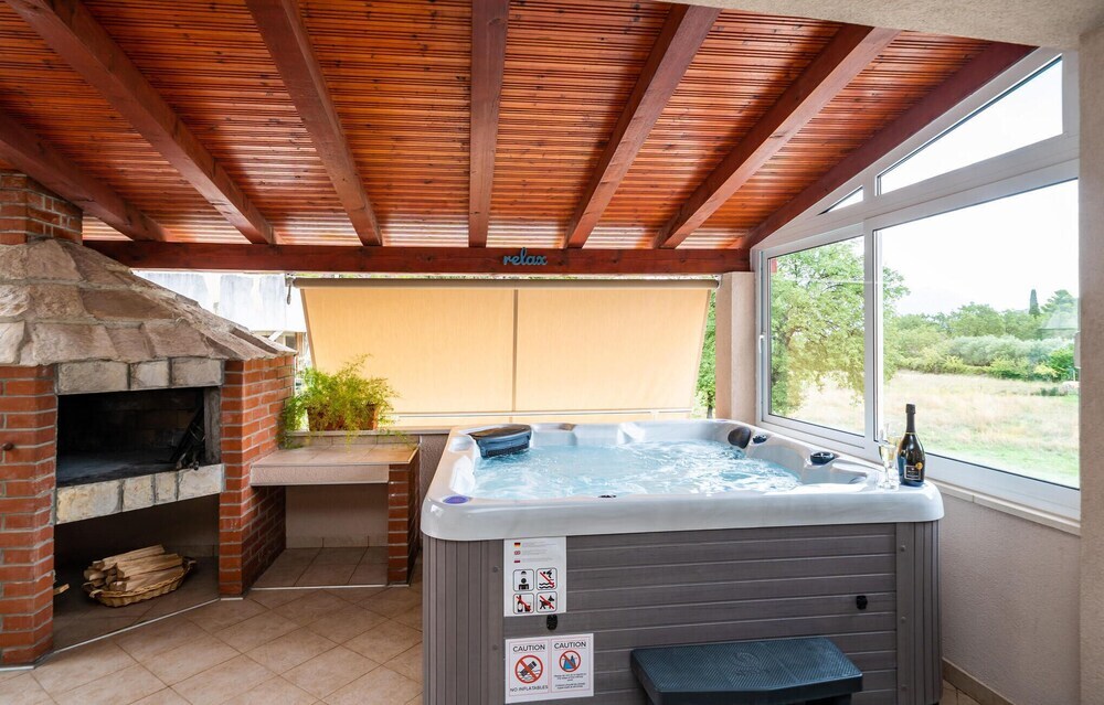 Отель Awesome Apartment in Mlini With Jacuzzi, 3 Bedrooms and Wifi, фото 10