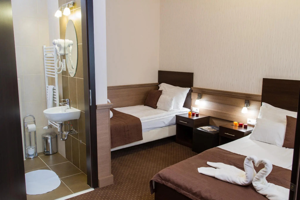 Standard Triple room