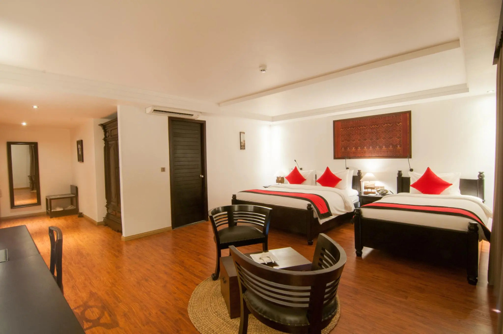 Double Junior Suite with balcony (twin beds)