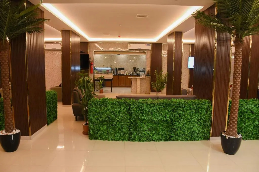 Lobby & Reception