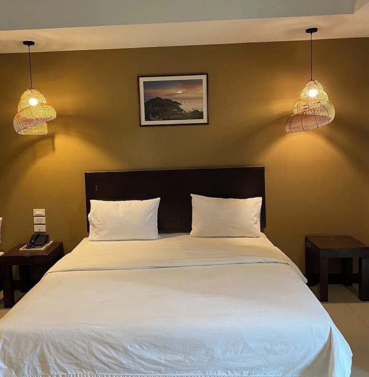 Deluxe Double room (full double bed)