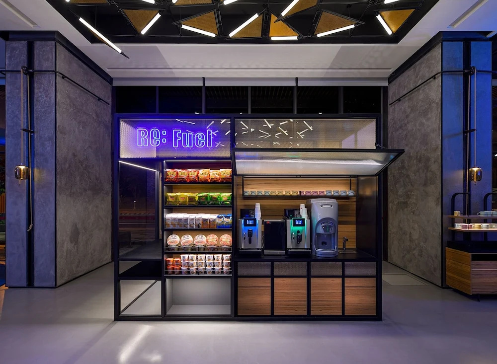 Lobby & Reception