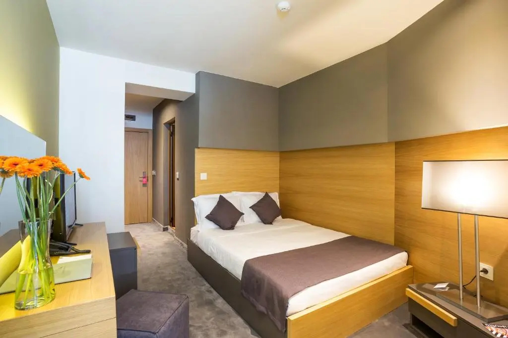 Economy room