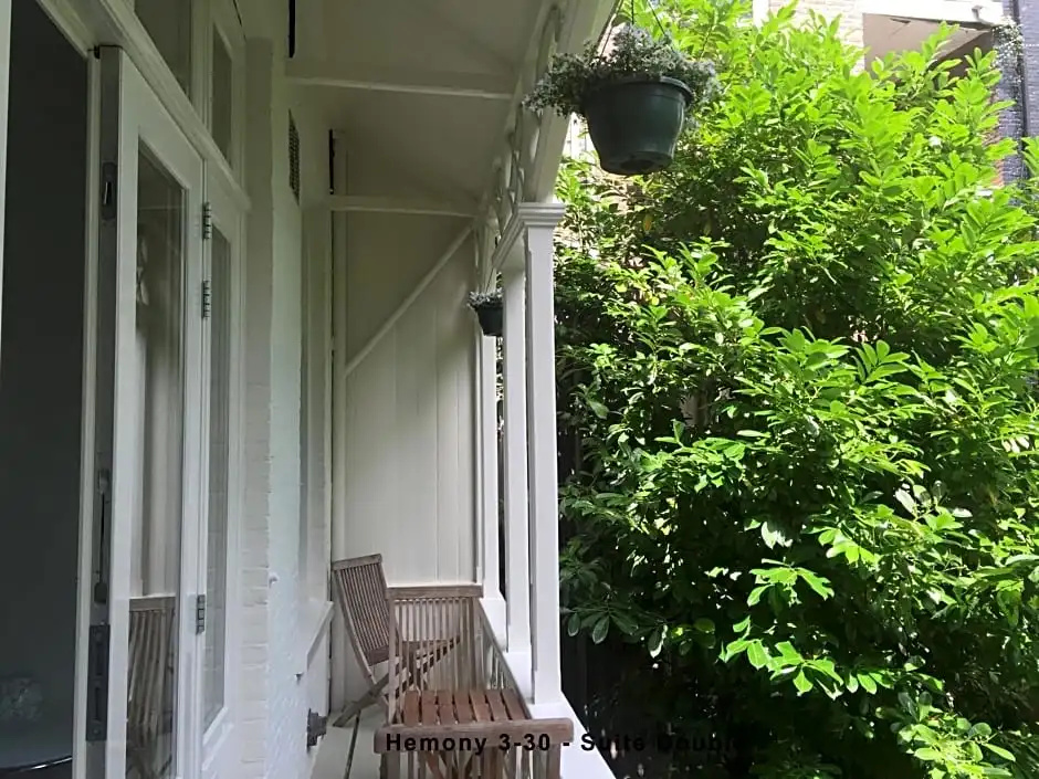 Double Suite with balcony (full double bed)