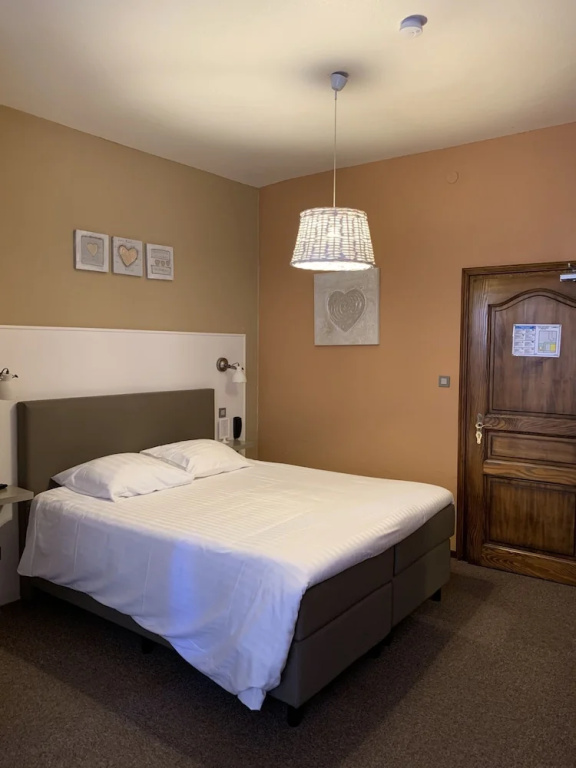 Au Cheval Blanc Hôtel et Restaurant - Chambres