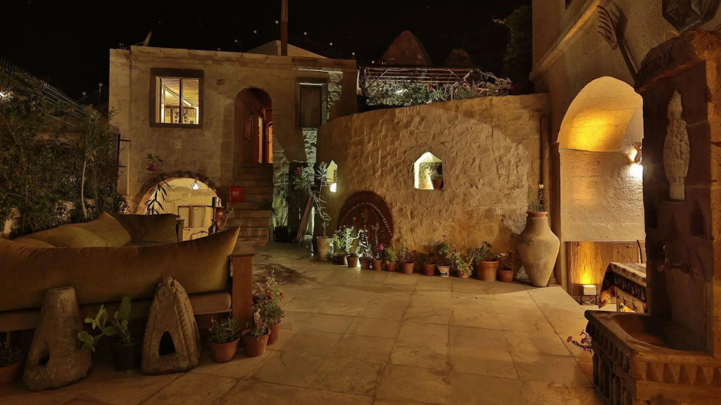 Hills Cave Hotel