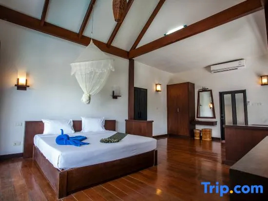Deluxe Double room (full double bed)