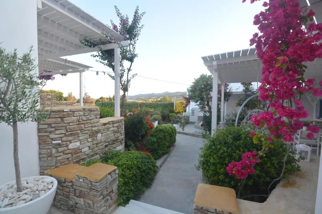 Apartment with garden view