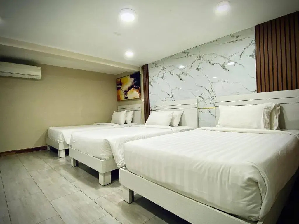 DE Hotel Phnom Penh by null