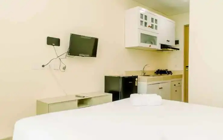 Warm and Cozy Studio Room Apartment at B Residence By Travelio