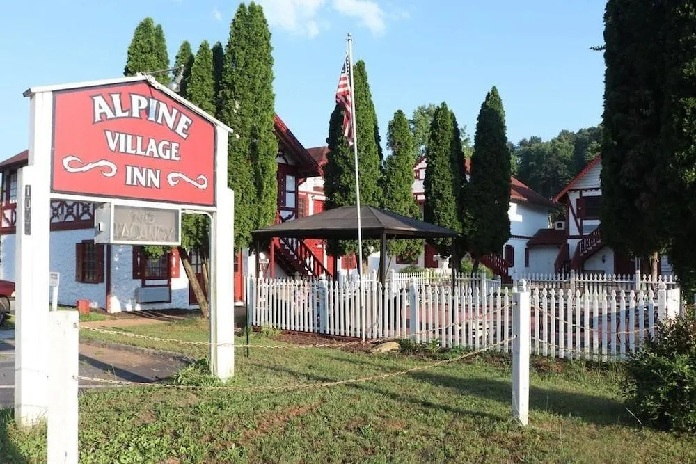 Helen Alpine Village Inn