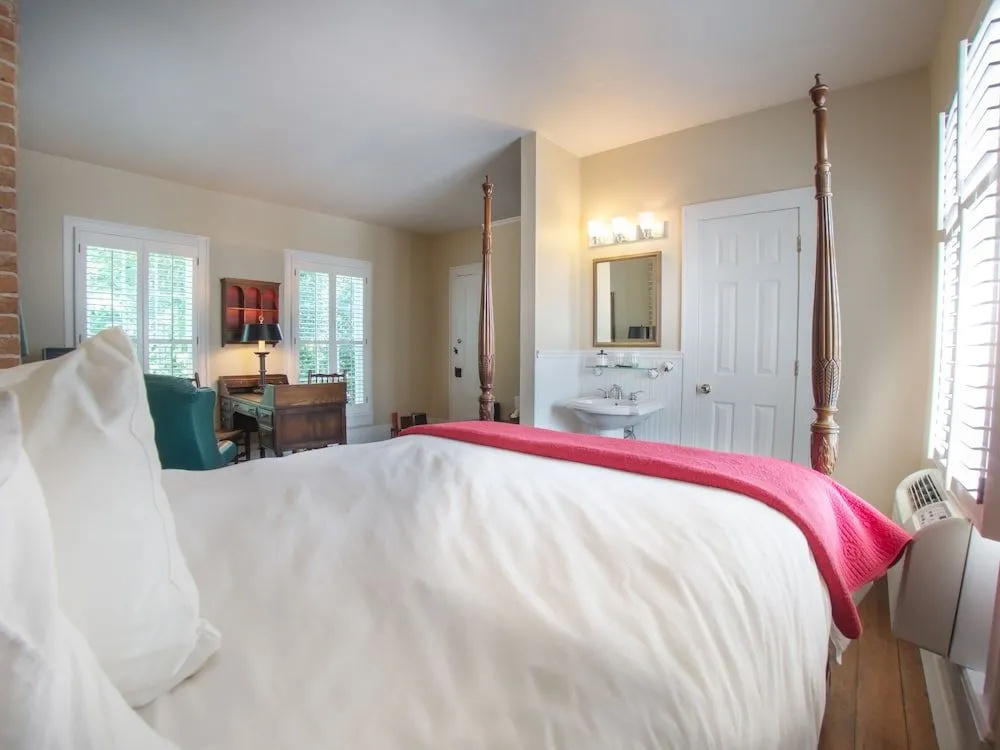 McCully House Inn
