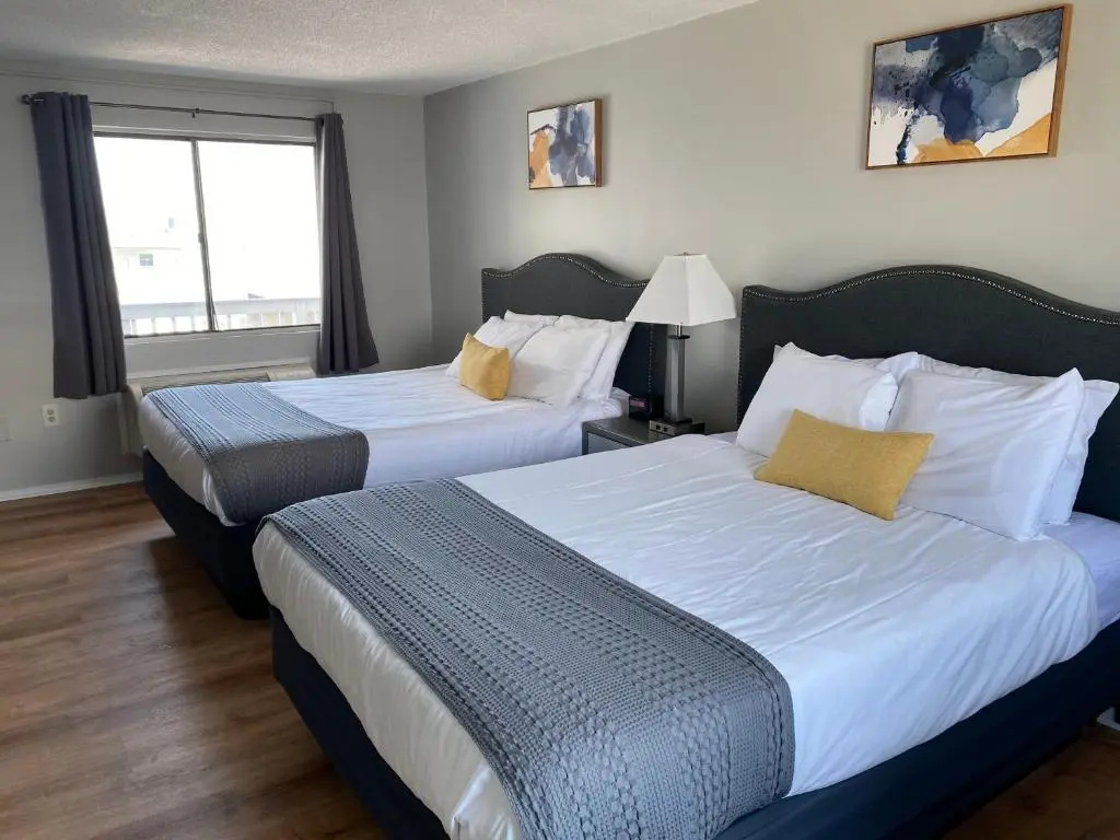 Standard Double room with pool view (full double bed)