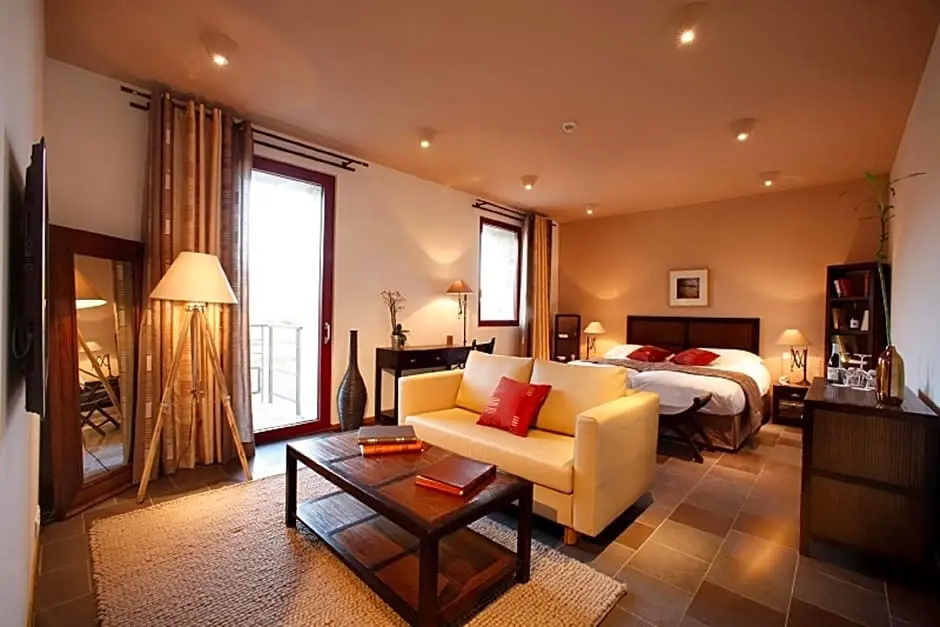 Double Junior Suite (full double bed)