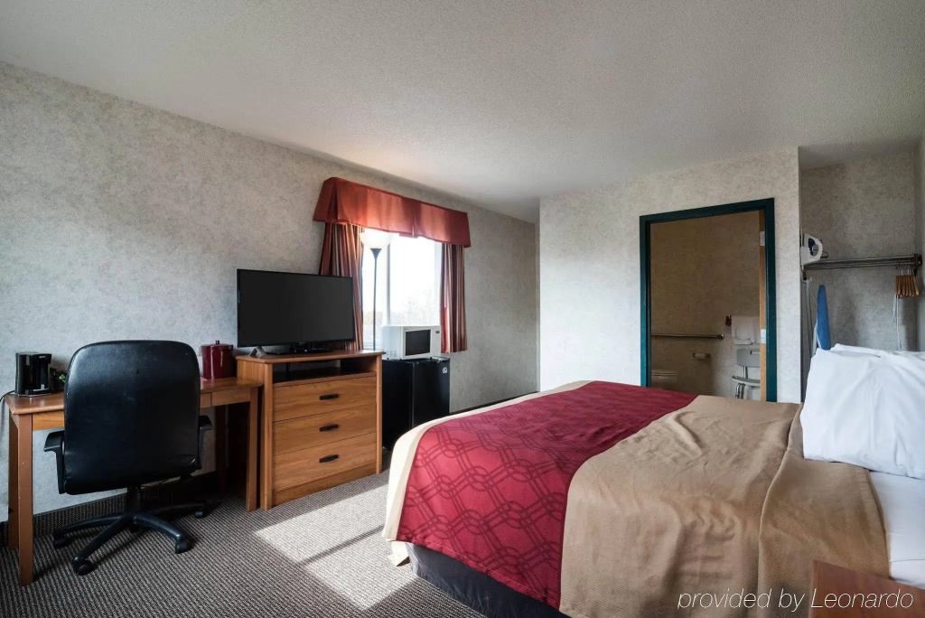 Red Carpet Inn Suites Cananda 2