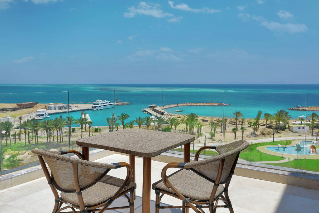 Beach & Waterfront