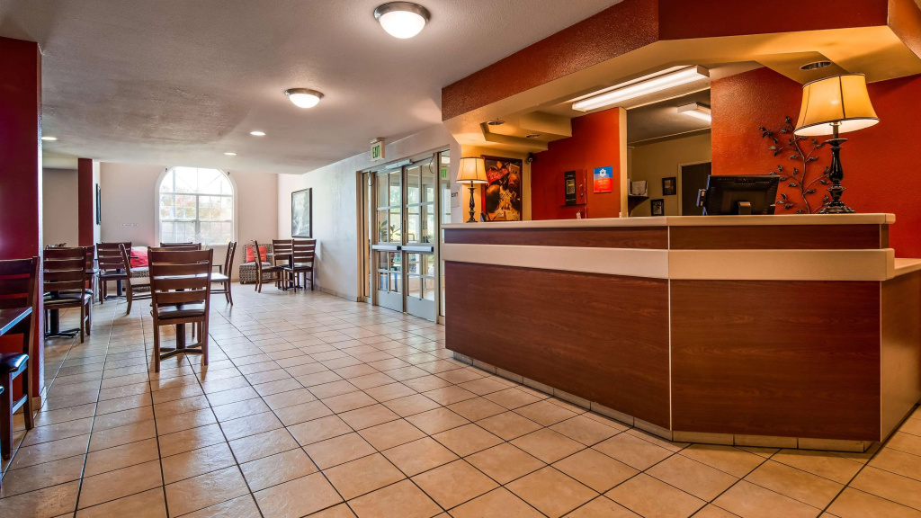Lobby & Reception