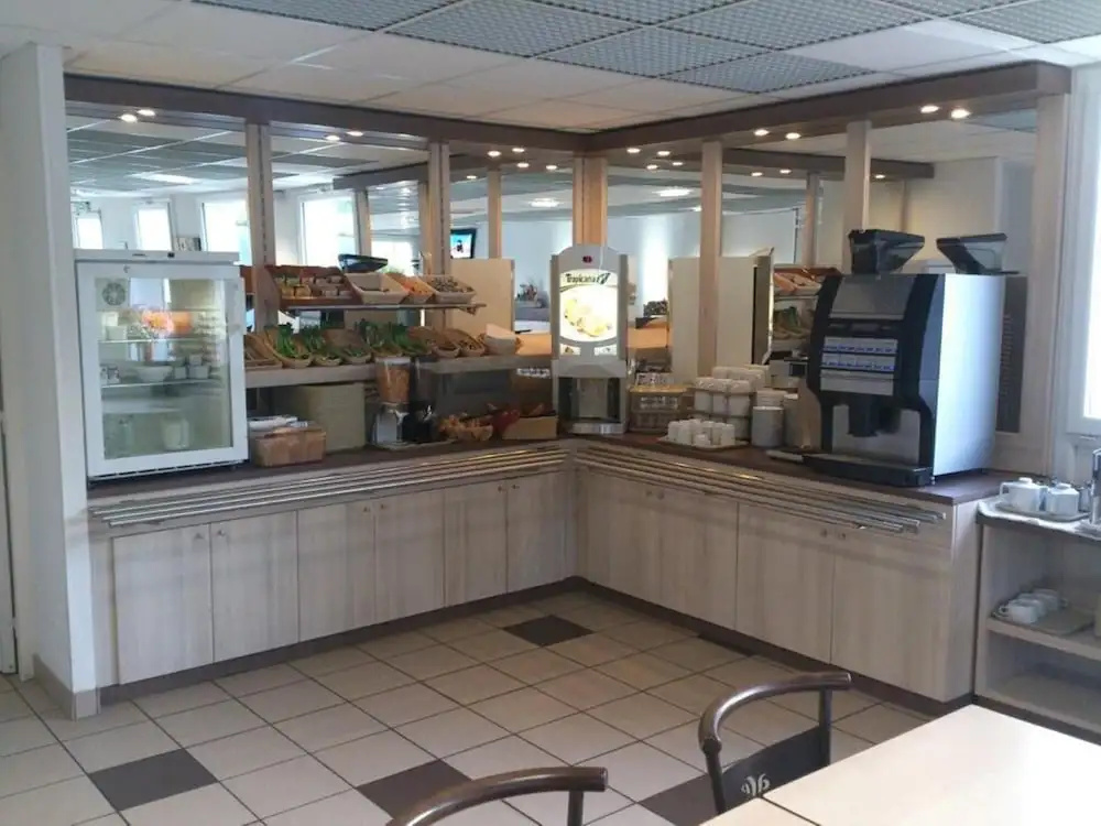 Food & Beverage