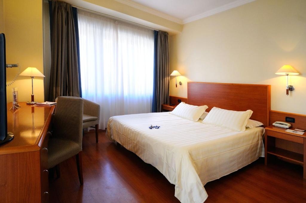 Best Western Plus Globus Hotel Room Type - Bedroom 1