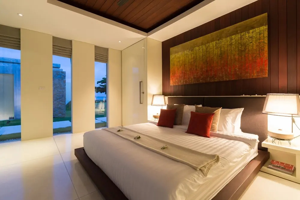 5 Bedrooms Villa