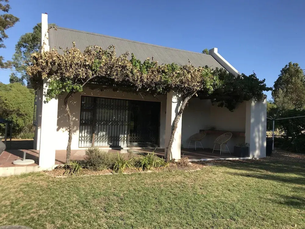 2 Bedrooms Cottage