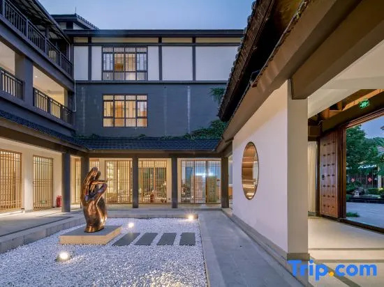 Xinxing Zenyu Town North and South Ju Siheyuan