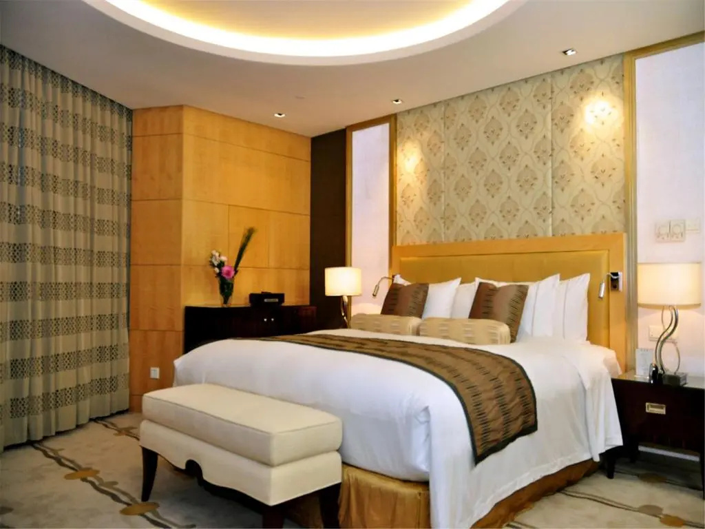 Kunlun Club Double Suite (full double bed)
