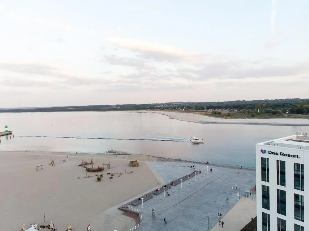 Beach & Waterfront