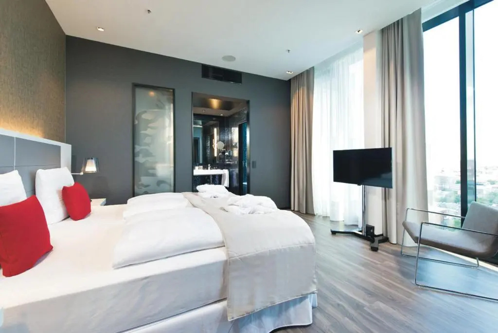 Presidential (Berlin Rooftop View) Suite