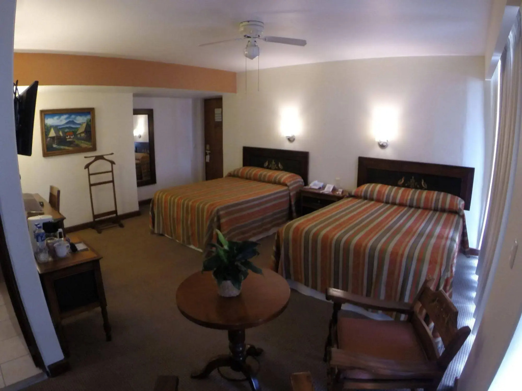 Hotel Plaza Uruapan - фото 7