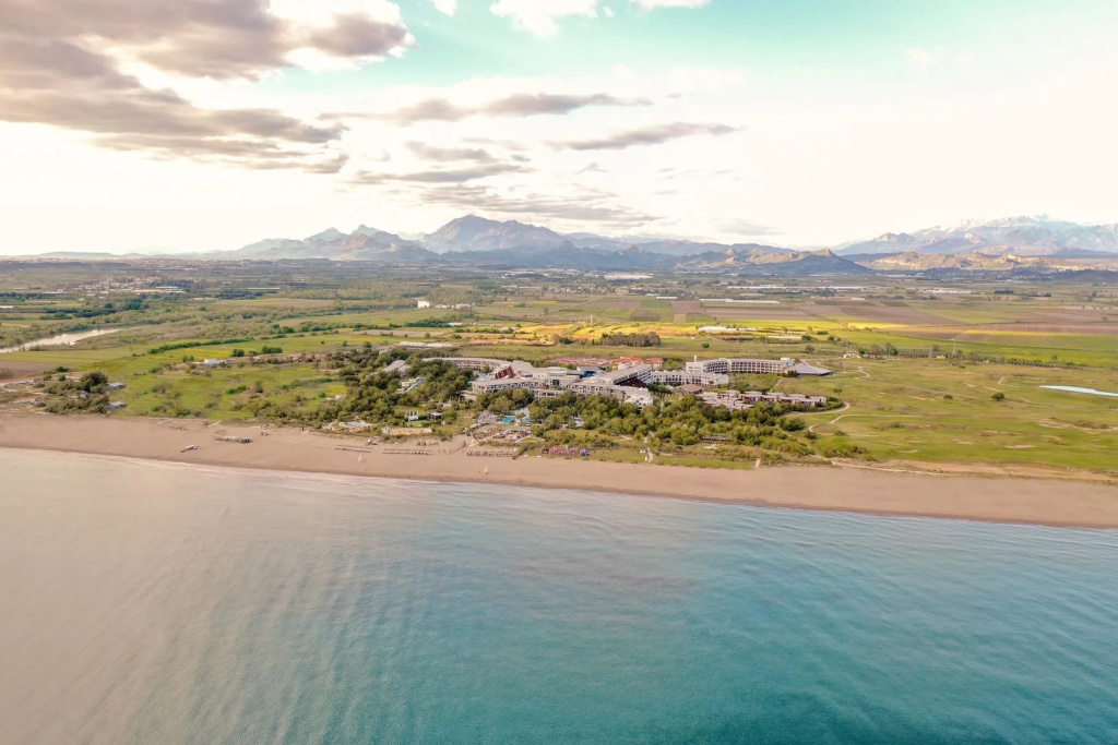 Beach & Waterfront