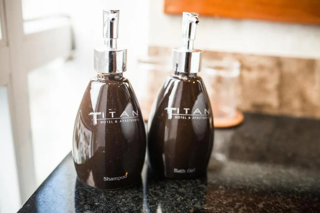 Titan Hotel - Chambres