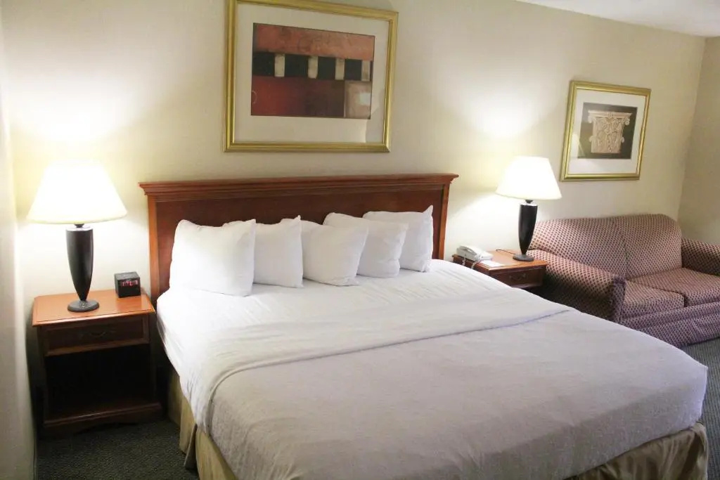 Ramada by Wyndham Alpena - Chambres