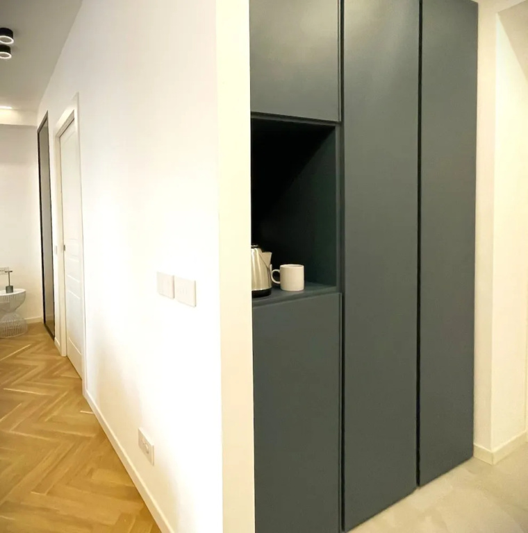 B and G Boutique apt.-heart of Milano- Design District — фото