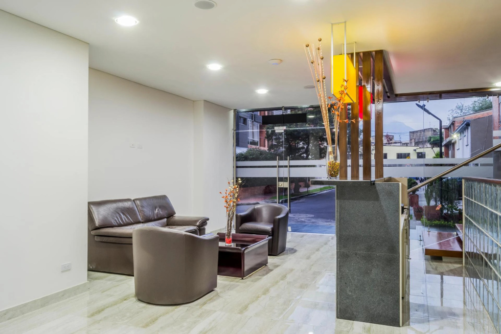 Lobby & Reception