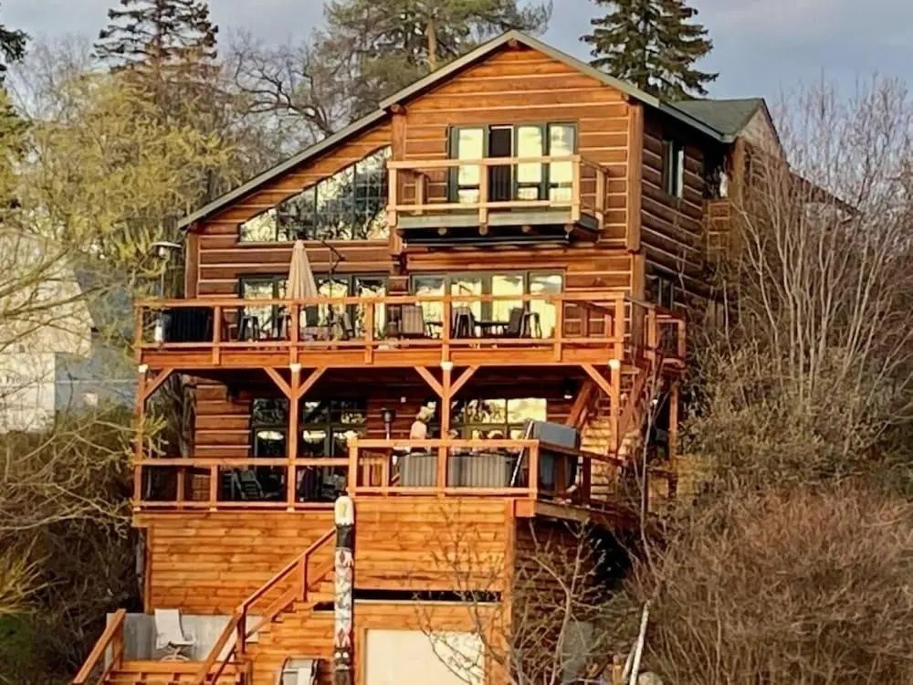 Inn on Bigfork Bay Queen Suite