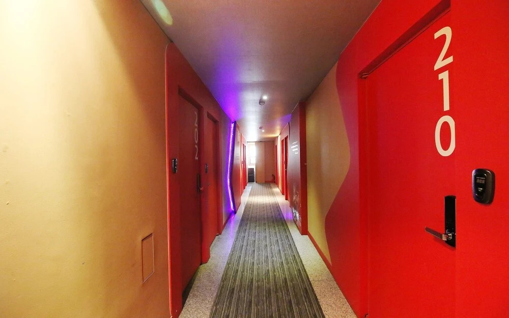 Lobby & Reception