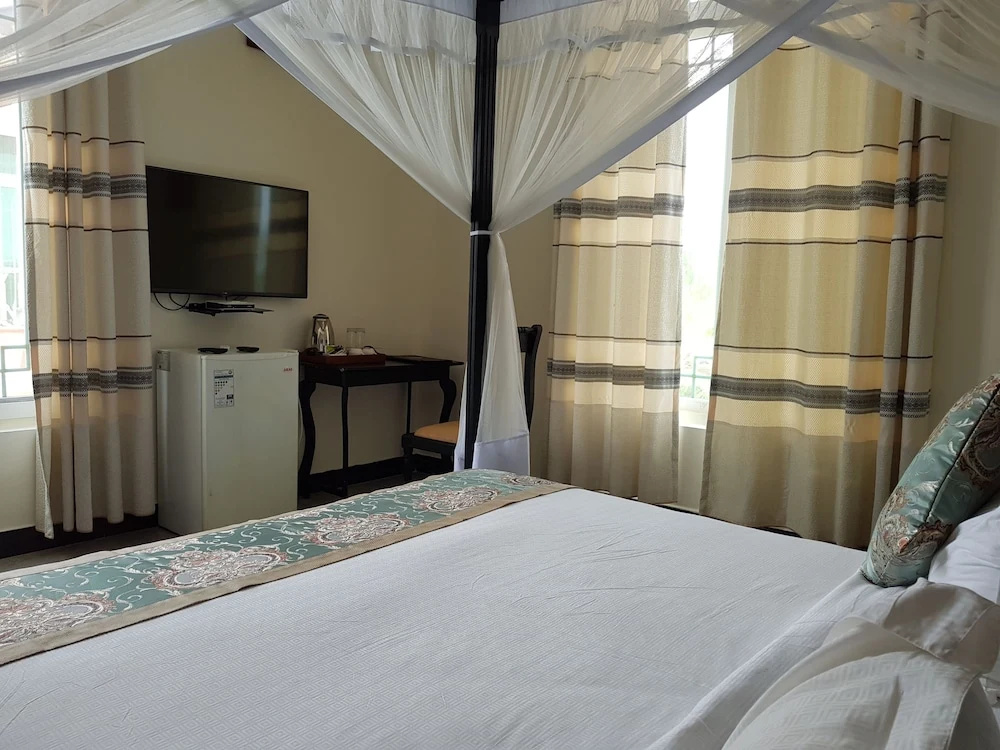 Deluxe Double room with garden view (full double bed)