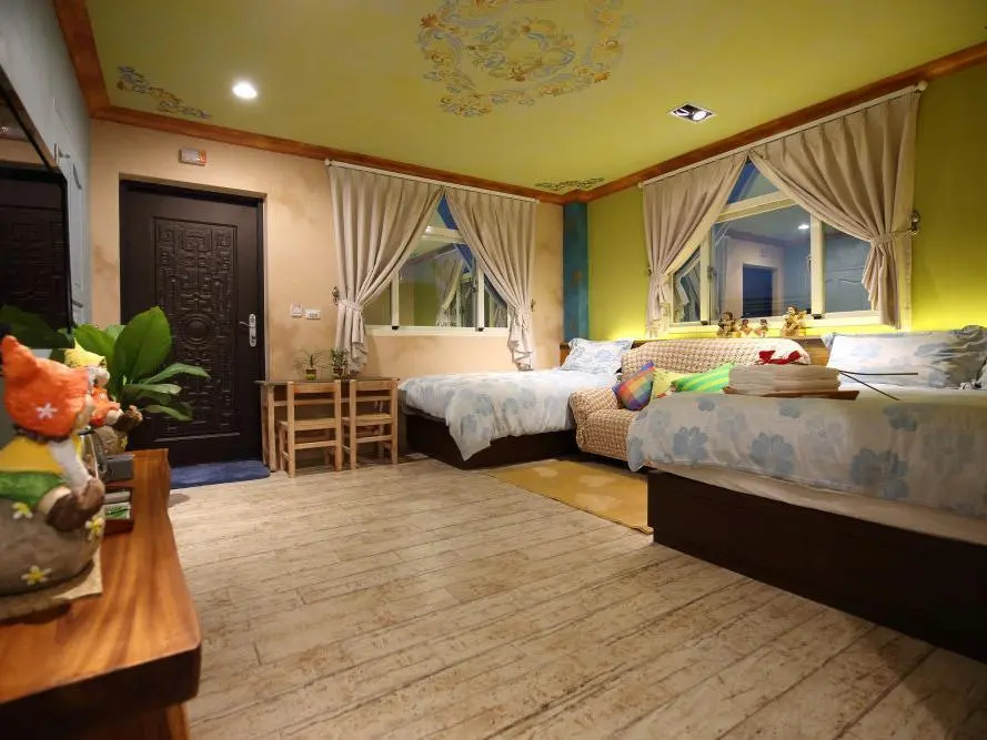 Standard Triple room