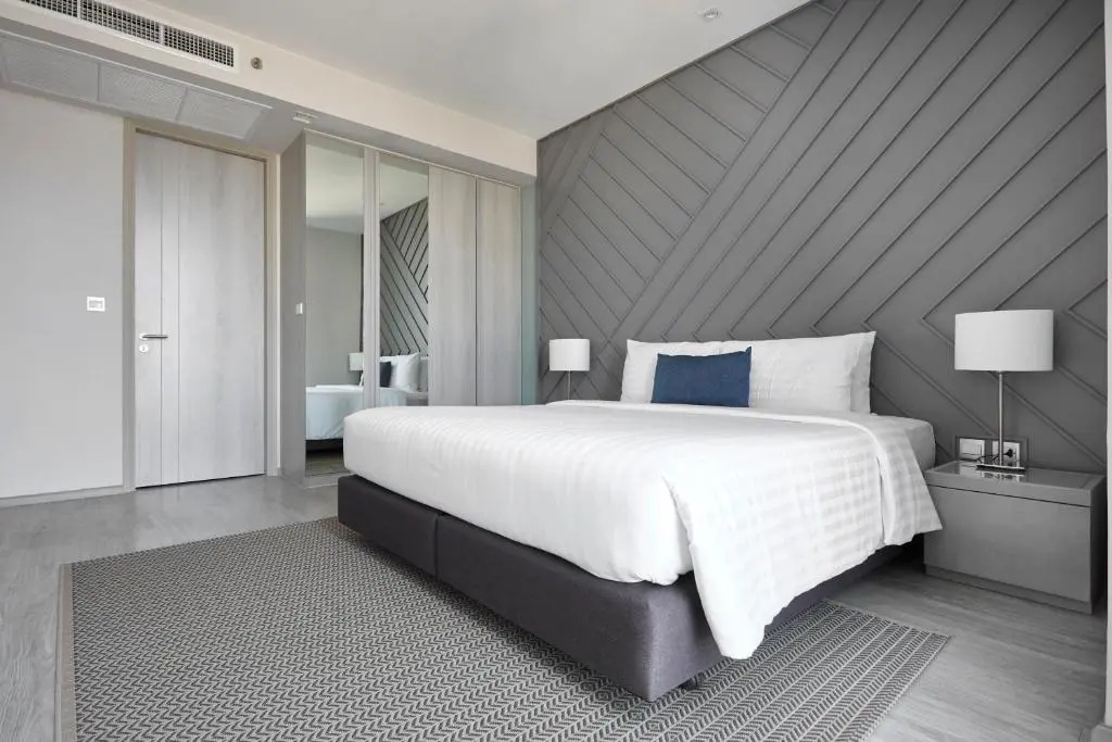 Double Suite with balcony (full double bed)