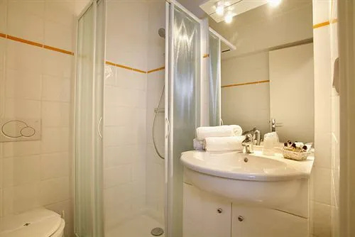 gallery_image_hidden_7